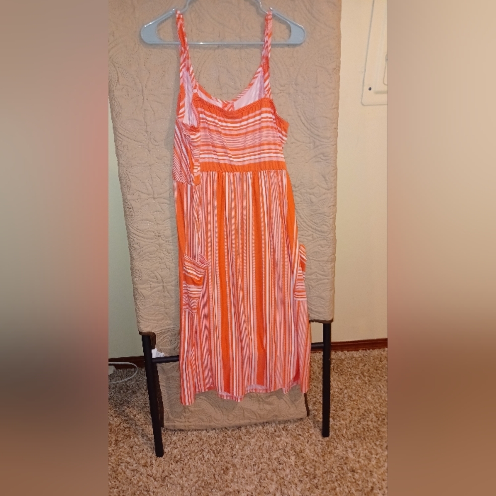 Dress - Picture 3 of 3
